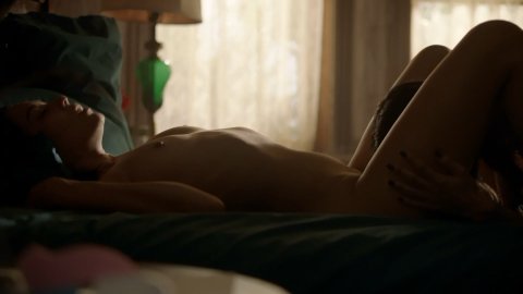 Mishel Prada, Maria-Elena Laas - Topless Scenes in Vida s02e03 (2019)