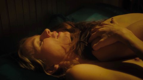 Naomi Watts, Sophie Cookson - Topless Scenes in Gypsy s01e07 (2017)