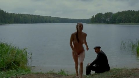 Katarzyna Dabrowska - Topless Scenes in Sprawiedliwy (2015)