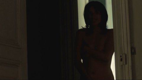 Aure Atika, Melanie Laurent - Topless Scenes in The Beat That My Heart Skipped (2005)