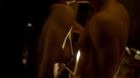 Antje Traue - Topless Scenes in Der Fall Barschel (2015)