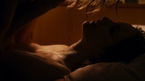 Lisa Vicari - Topless Scenes in Dark s02e01e04-06 (2019)