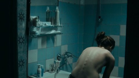 Anna Pereleshina - Topless Scenes in Carpe Diem (2018)