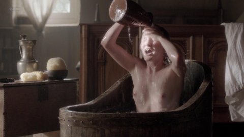 Eve Ponsonby - Topless Scenes in The White Queen s01e01 (2013)