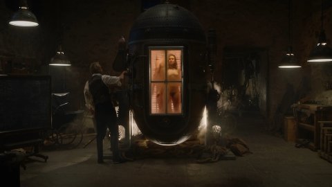 Sara Vickers - Topless Scenes in Watchmen s01e04 (2019)