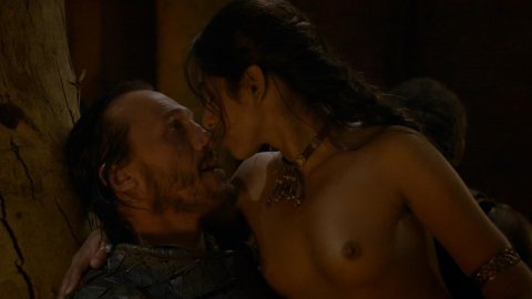 Sahara Knite - Topless Scenes in Game of Thrones s02e09 (2012)