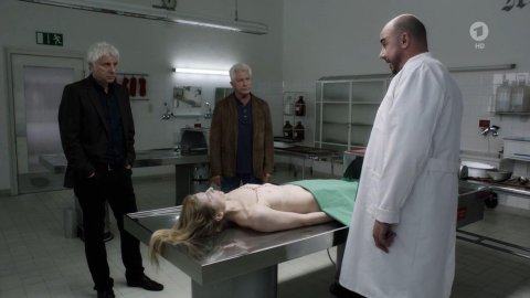 Jasmin Georgi - Topless Scenes in Scene of the Crime e1022 (2017)