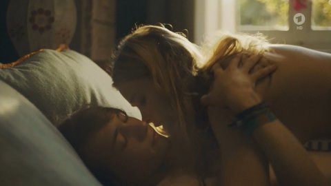 Milena Tscharntke - Topless Scenes in Alles Isy (2018)