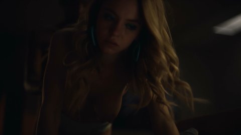 Sydney Sweeney - Topless Scenes in Euphoria s01e06 (2019)