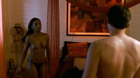 Sara Martins - Topless Scenes in Les secrets du volcan s01e03 (2006)