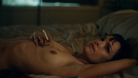 Jodi Balfour - Topless Scenes in Rellik s01e05 (2017)