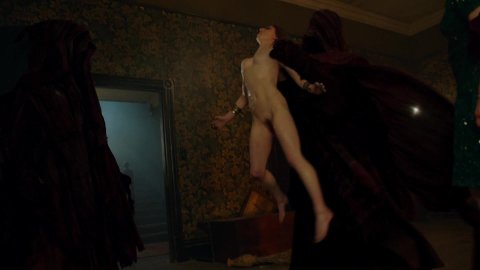 Chelsie Preston Crayford - Topless Scenes in Ash vs Evil Dead s03e09 (2018)