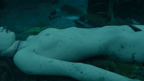 Marta Etura, Valeria Salcedo - Topless Scenes in The Invisible Guardian (2017)