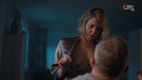 Jaschka Lammert - Topless Scenes in Meiberger: Chasing Minds s01e06 (2018)