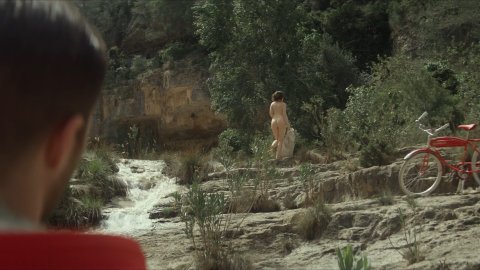 Annes Elwy - Topless Scenes in Philip K. Dick's Electric Dreams s01e02 (2017)