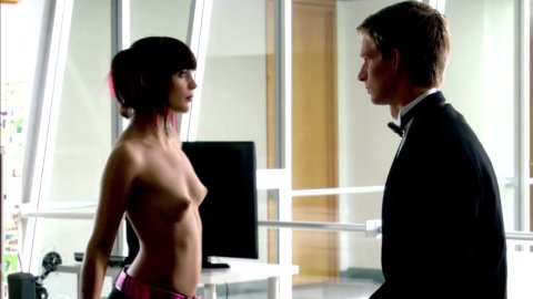 Noelle DuBois - Topless Scenes in Forbidden Science s01e02 (2009)