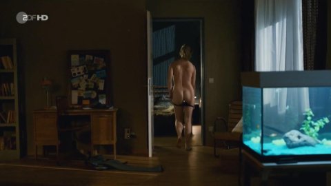 Lisa Wagner - Topless Scenes in Kommissarin Heller (2017)