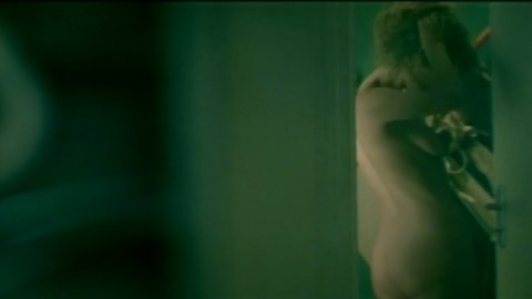 Valerie Maes - Topless Scenes in La vie d'artiste (2003)