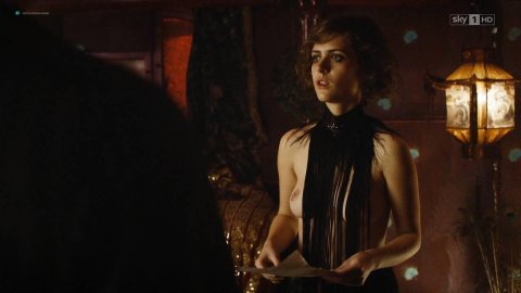 Liv Lisa Fries, Hannah Herzsprung, Leonie Benesch - Topless Scenes in Babylon Berlin s02e01-02 (2017)