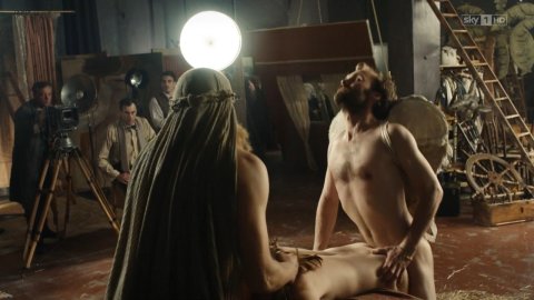 Franziska Holitschke - Topless Scenes in Babylon Berlin s01 (2017)